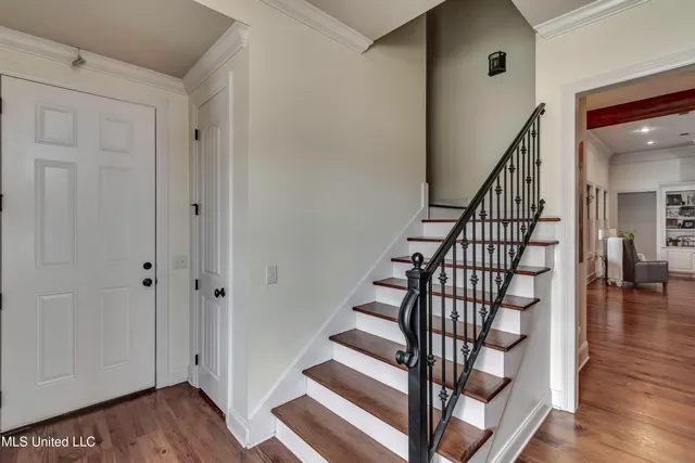 $690,000 | 308 East Lake Drive, Madison, MS 39110