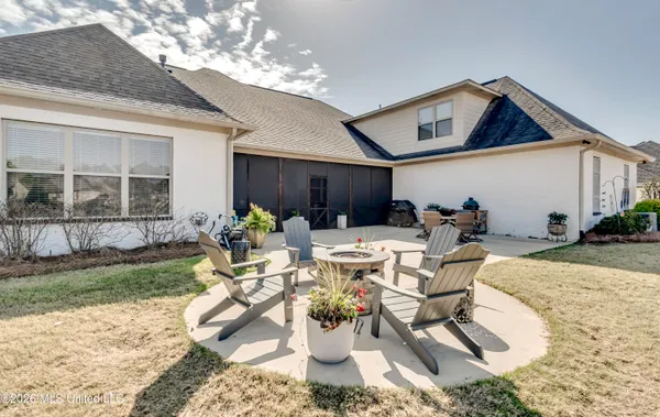 $690,000 | 308 East Lake Drive, Madison, MS 39110