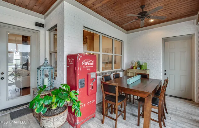 $690,000 | 308 East Lake Drive, Madison, MS 39110