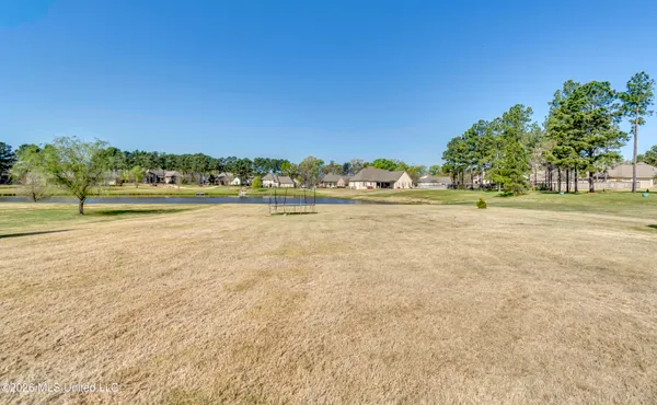 $690,000 | 308 East Lake Drive, Madison, MS 39110