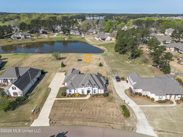 $690,000 | 308 East Lake Drive, Madison, MS 39110