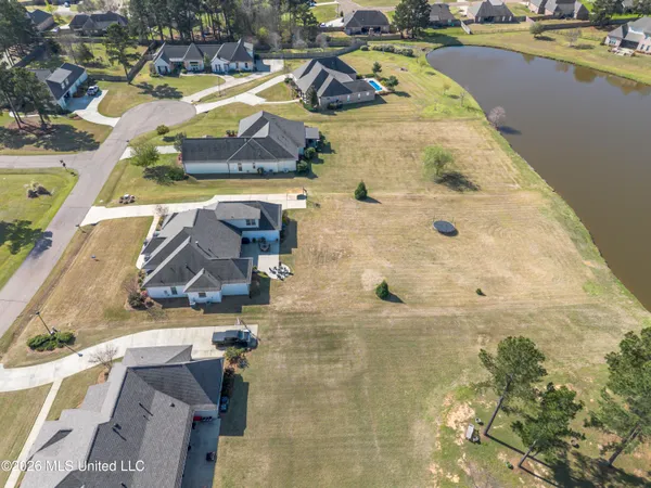 $690,000 | 308 East Lake Drive, Madison, MS 39110