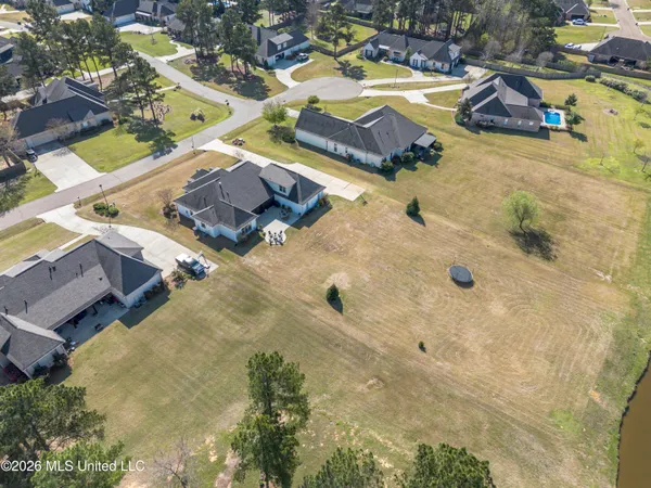 $690,000 | 308 East Lake Drive, Madison, MS 39110