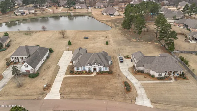 $690,000 | 308 East Lake Drive, Madison, MS 39110