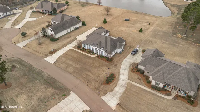 $690,000 | 308 East Lake Drive, Madison, MS 39110