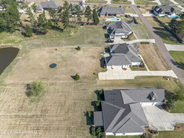 $690,000 | 308 East Lake Drive, Madison, MS 39110