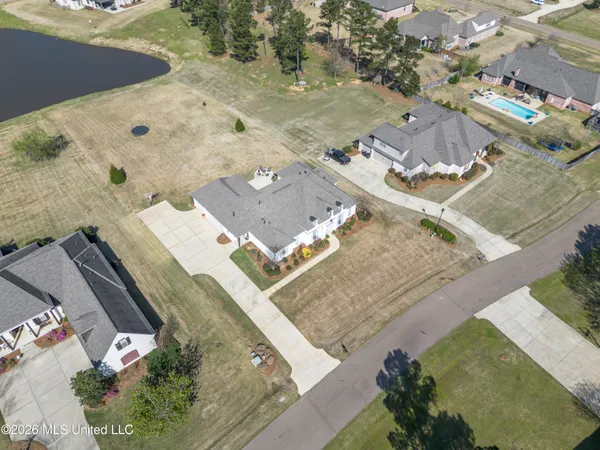 $690,000 | 308 East Lake Drive, Madison, MS 39110