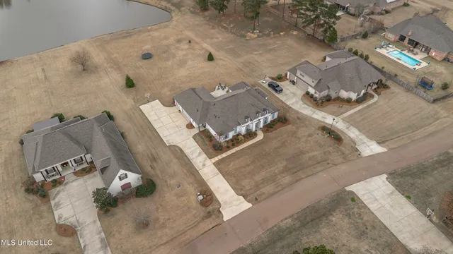 $690,000 | 308 East Lake Drive, Madison, MS 39110