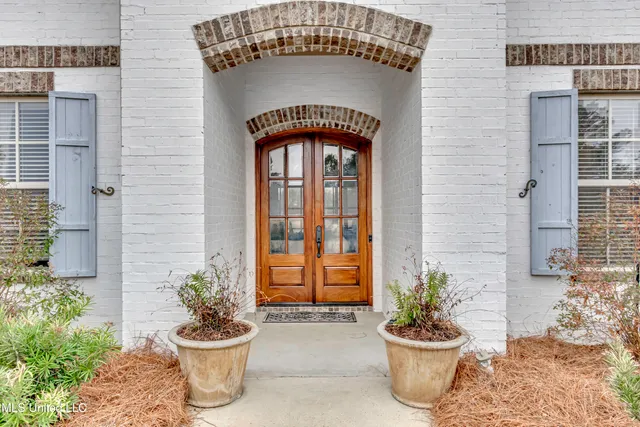 $690,000 | 308 East Lake Drive, Madison, MS 39110