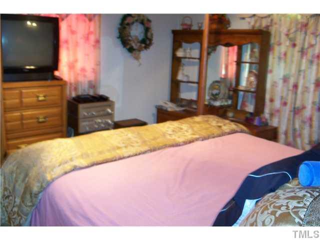 902 Avalon Road Durham, NC 27704 - Photo 5 of 10 Gallery Image 5