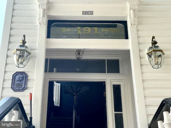 $3,000 | 191 Prince George Street, Unit E, Annapolis, MD 21401