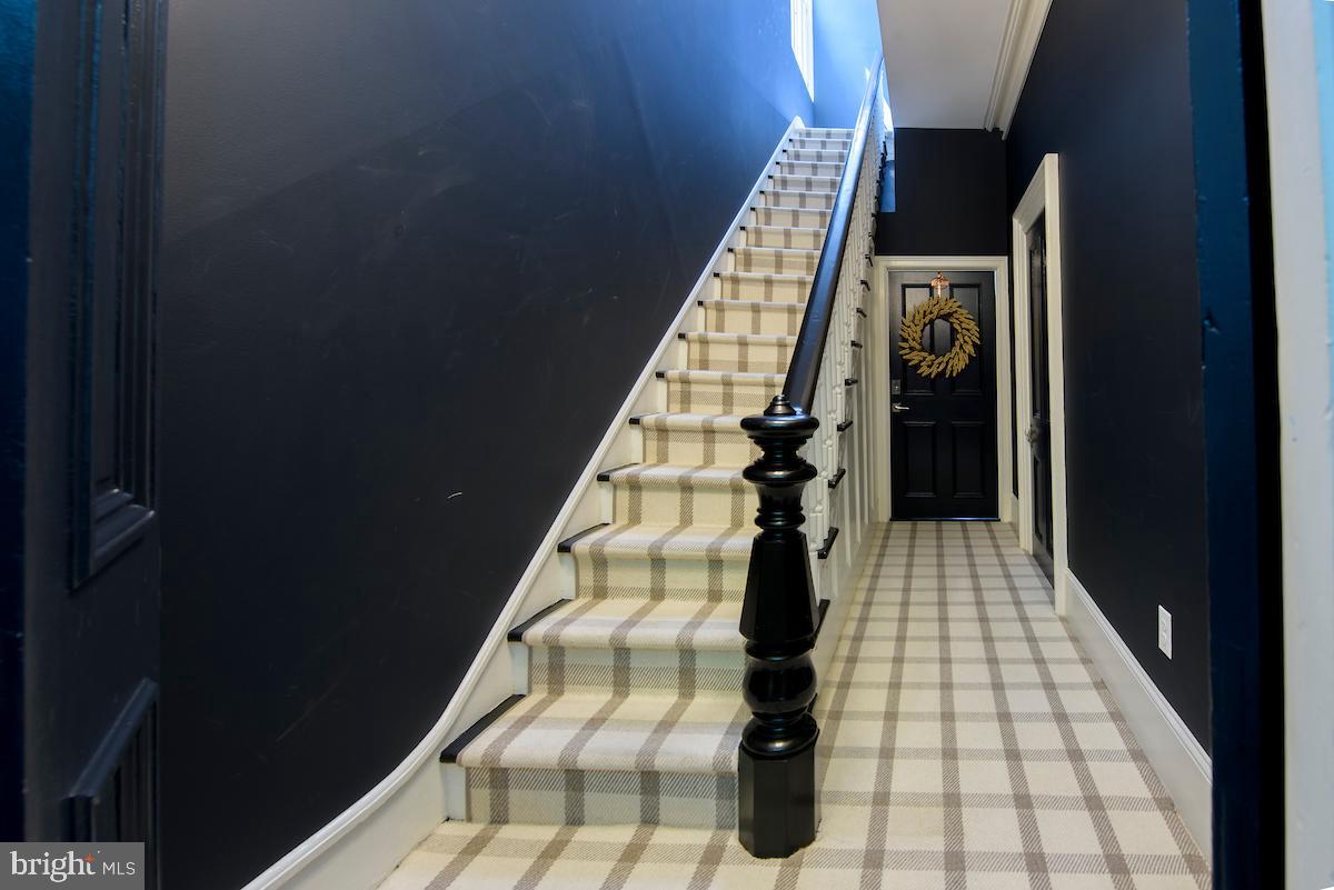 191 Prince George Street, Unit E Annapolis, MD 21401 - Photo 8 of 9 Entry stairwell