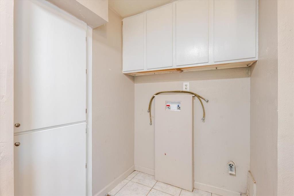 209 Wicker Hill Road Burleson, TX 76028 - Photo 15 of 21 Gallery Image 15
