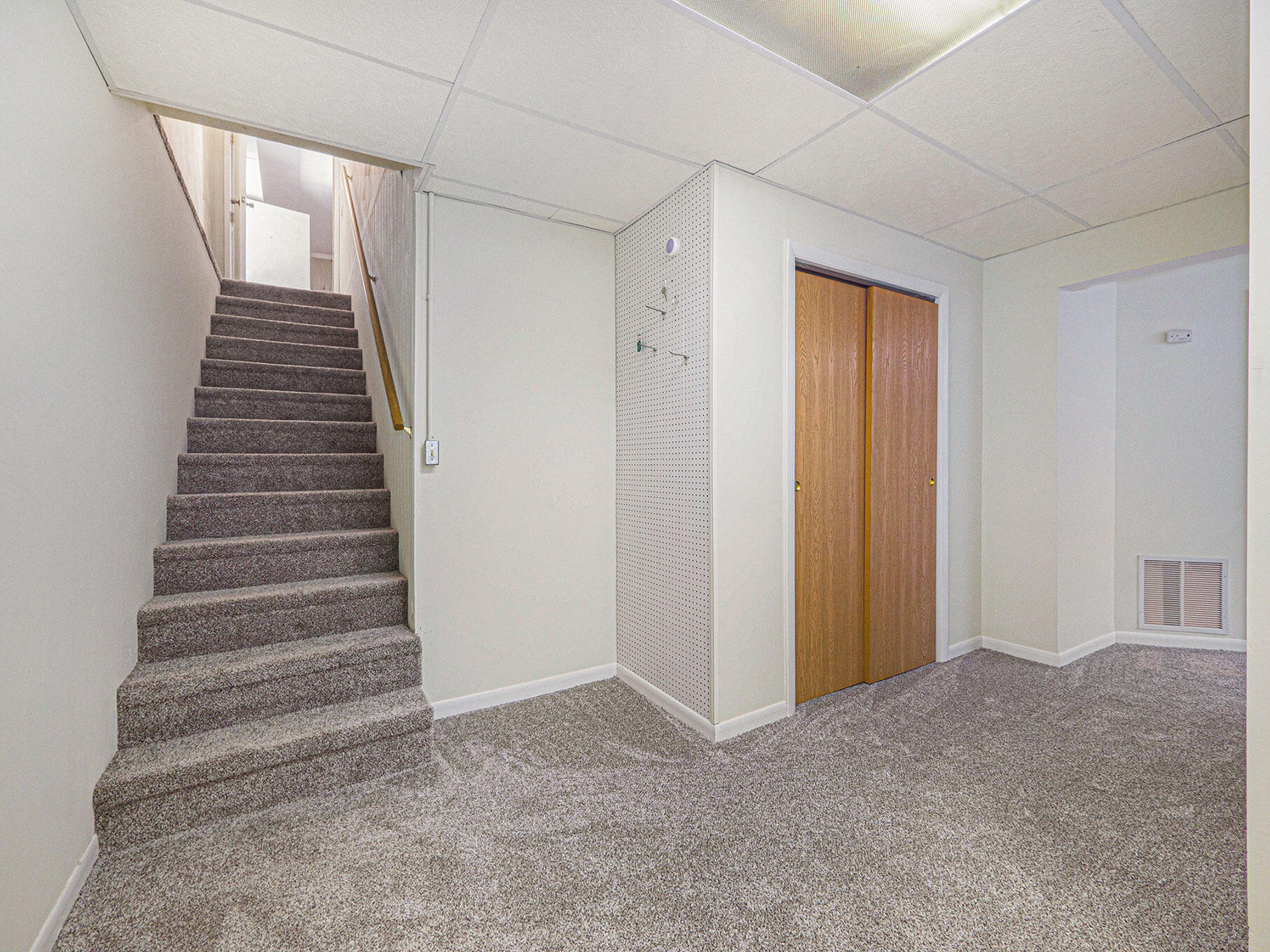 210 Hill Road Michigan Center, MI 49254 - Photo 20 of 40 20