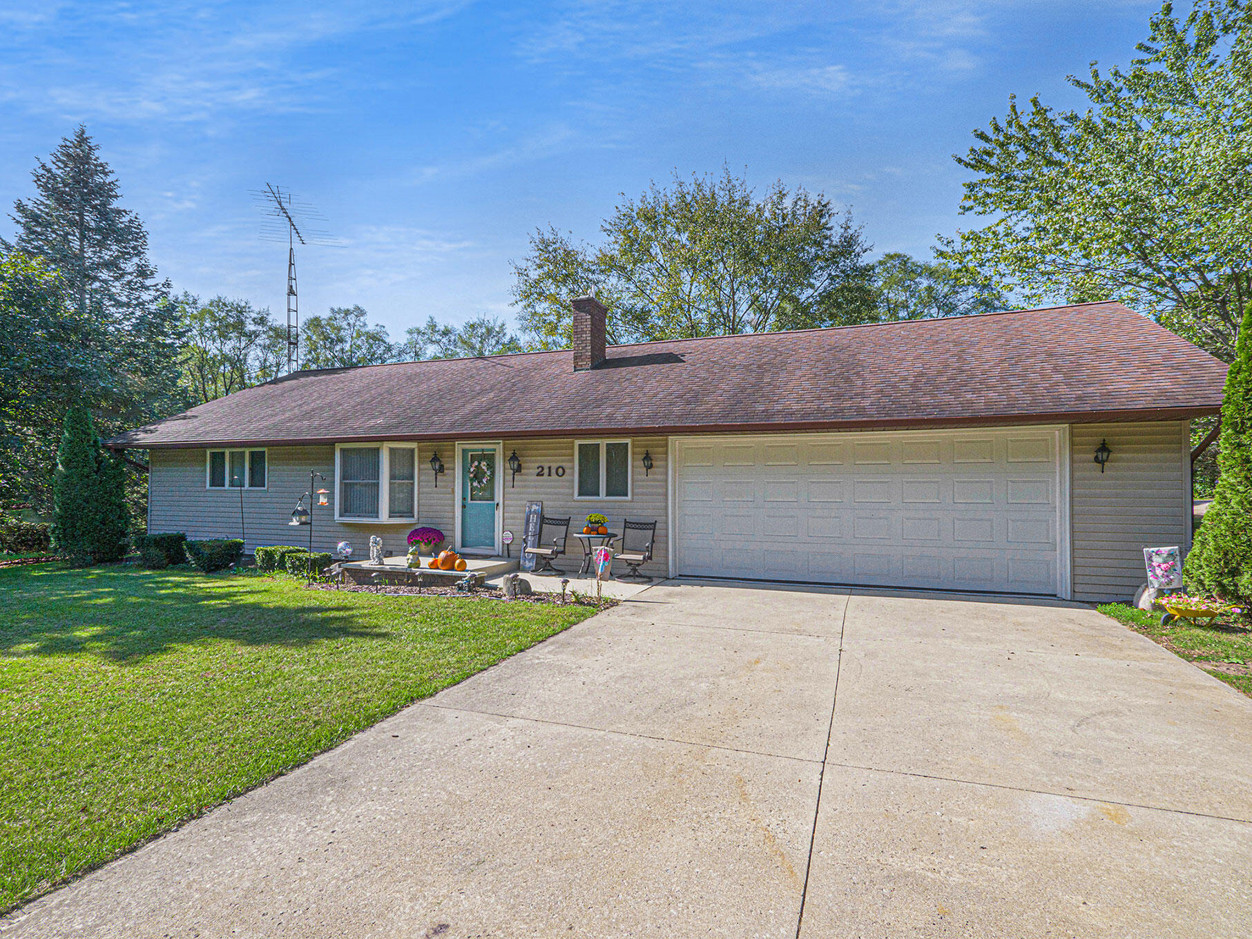 210 Hill Road Michigan Center, MI 49254 - Photo 2 of 40 2