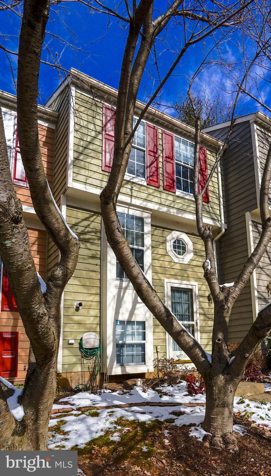 1518 Woodcrest Drive Reston, VA 20194 - Photo 2 of 29