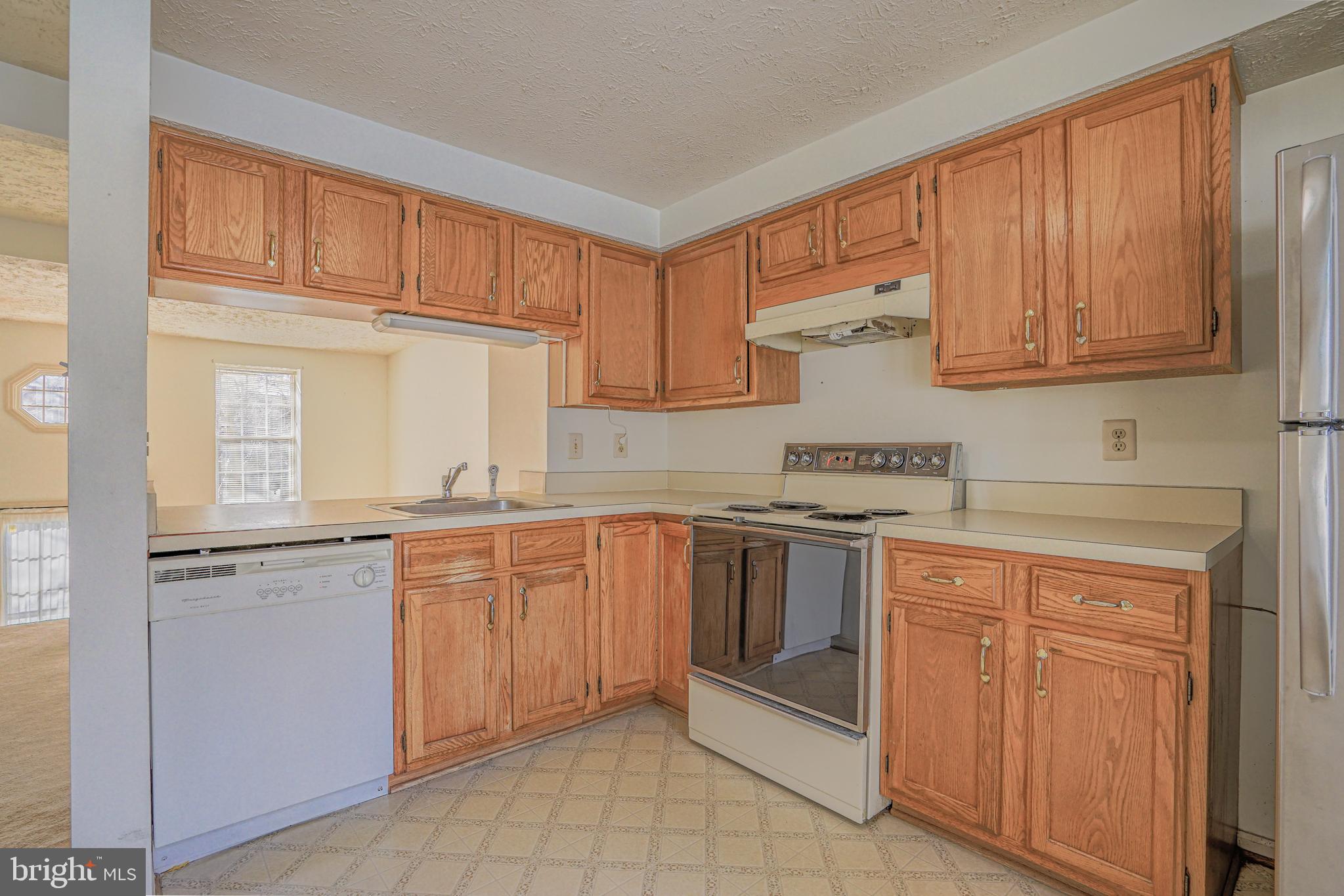 1518 Woodcrest Drive Reston, VA 20194 - Photo 12 of 29