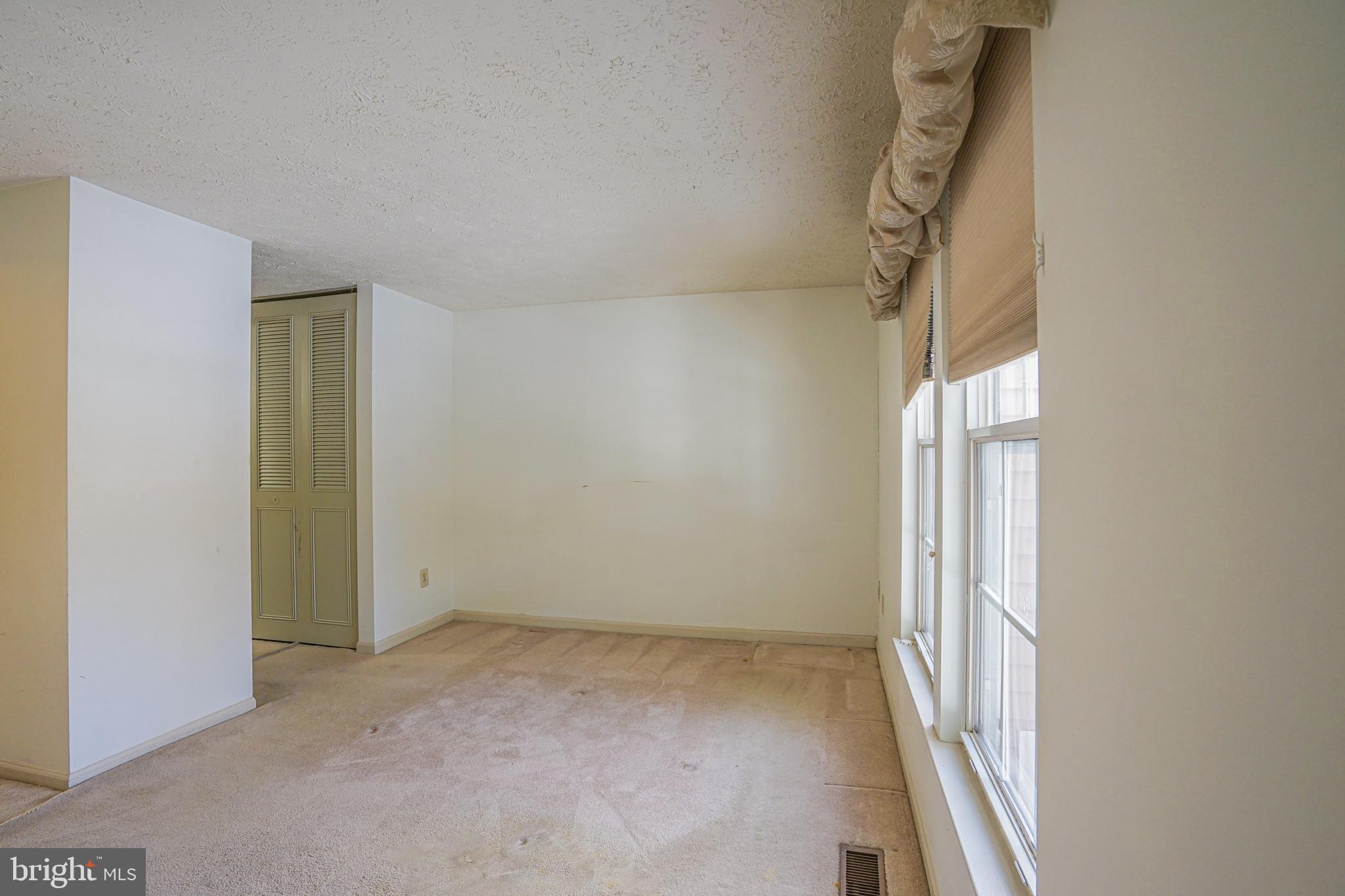 1518 Woodcrest Drive Reston, VA 20194 - Photo 15 of 29