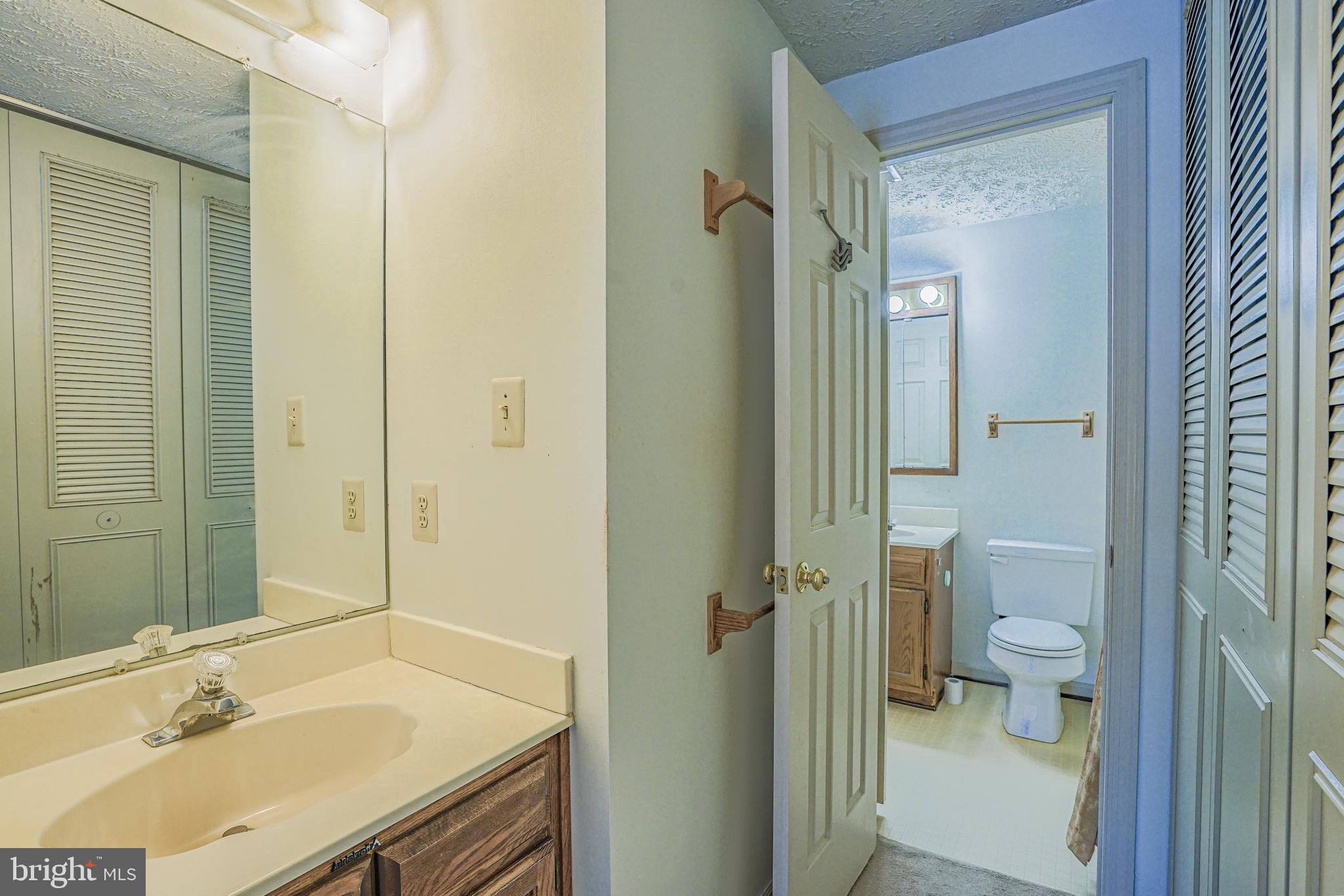 1518 Woodcrest Drive Reston, VA 20194 - Photo 16 of 29