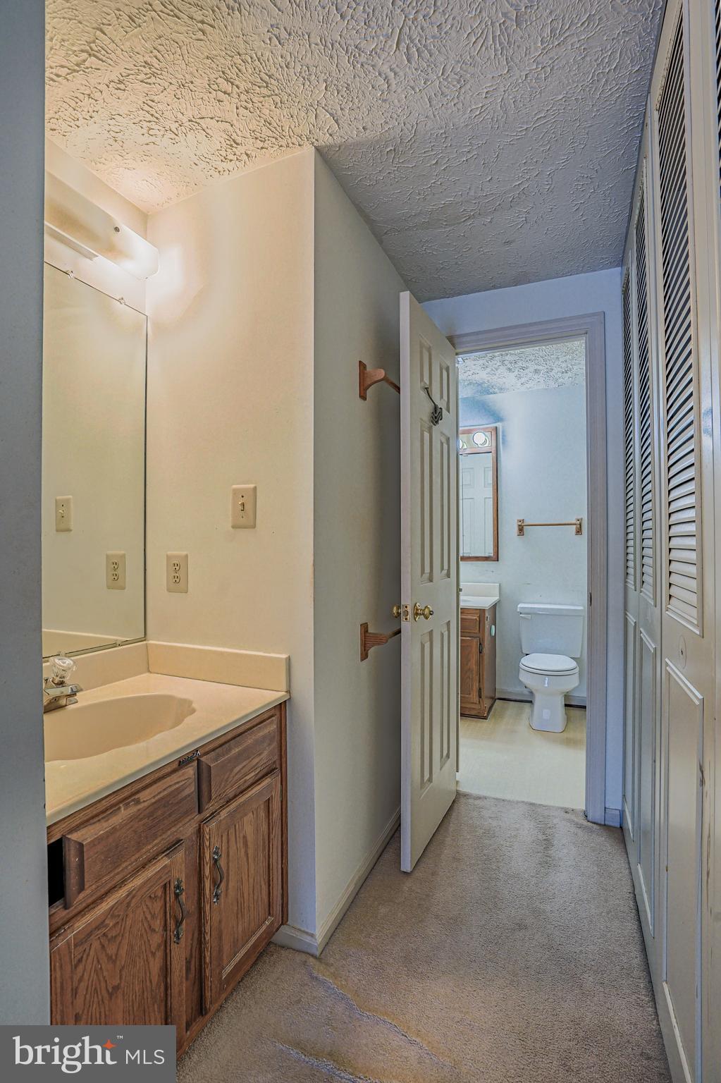 1518 Woodcrest Drive Reston, VA 20194 - Photo 17 of 29
