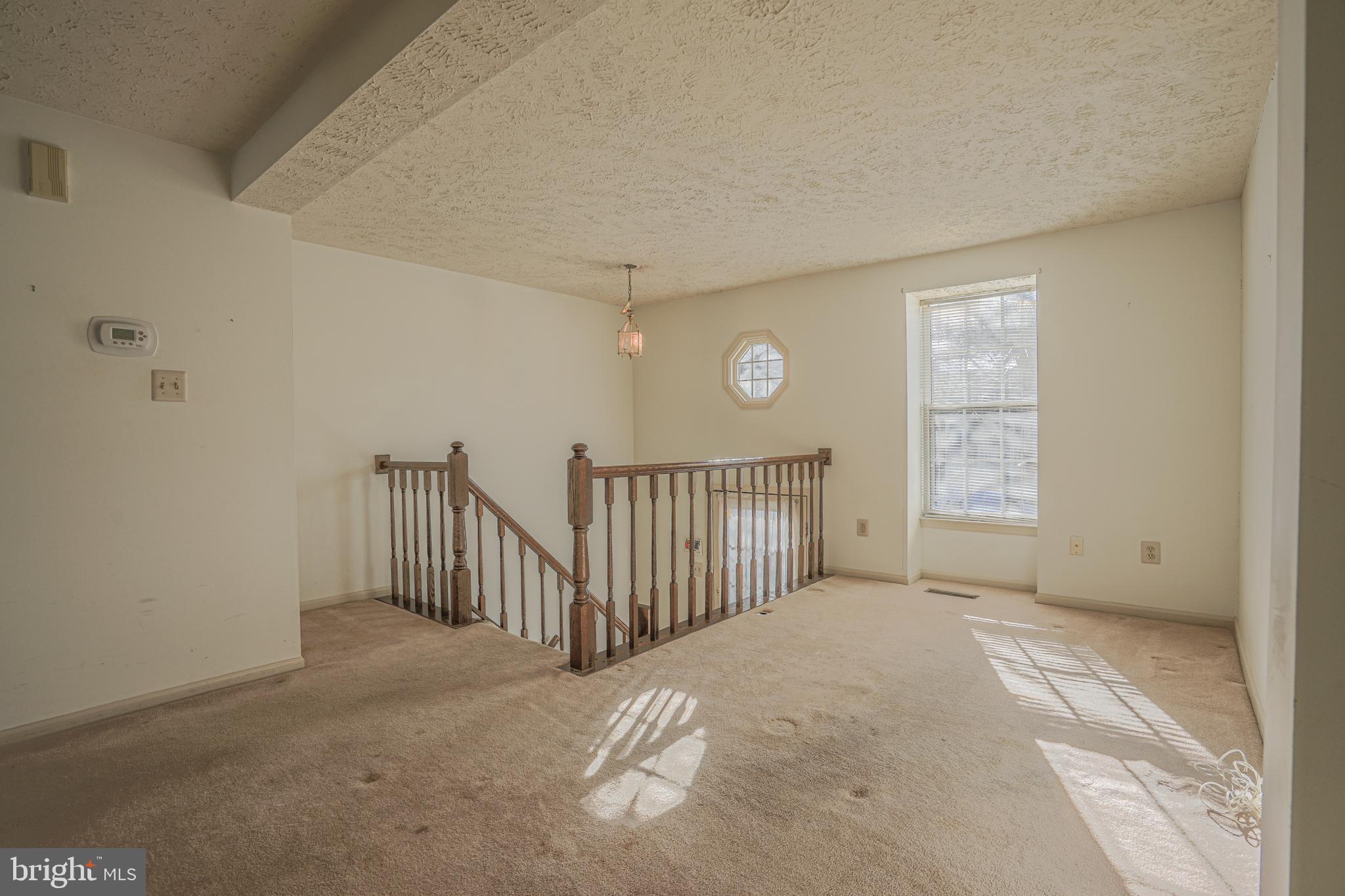 1518 Woodcrest Drive Reston, VA 20194 - Photo 5 of 29