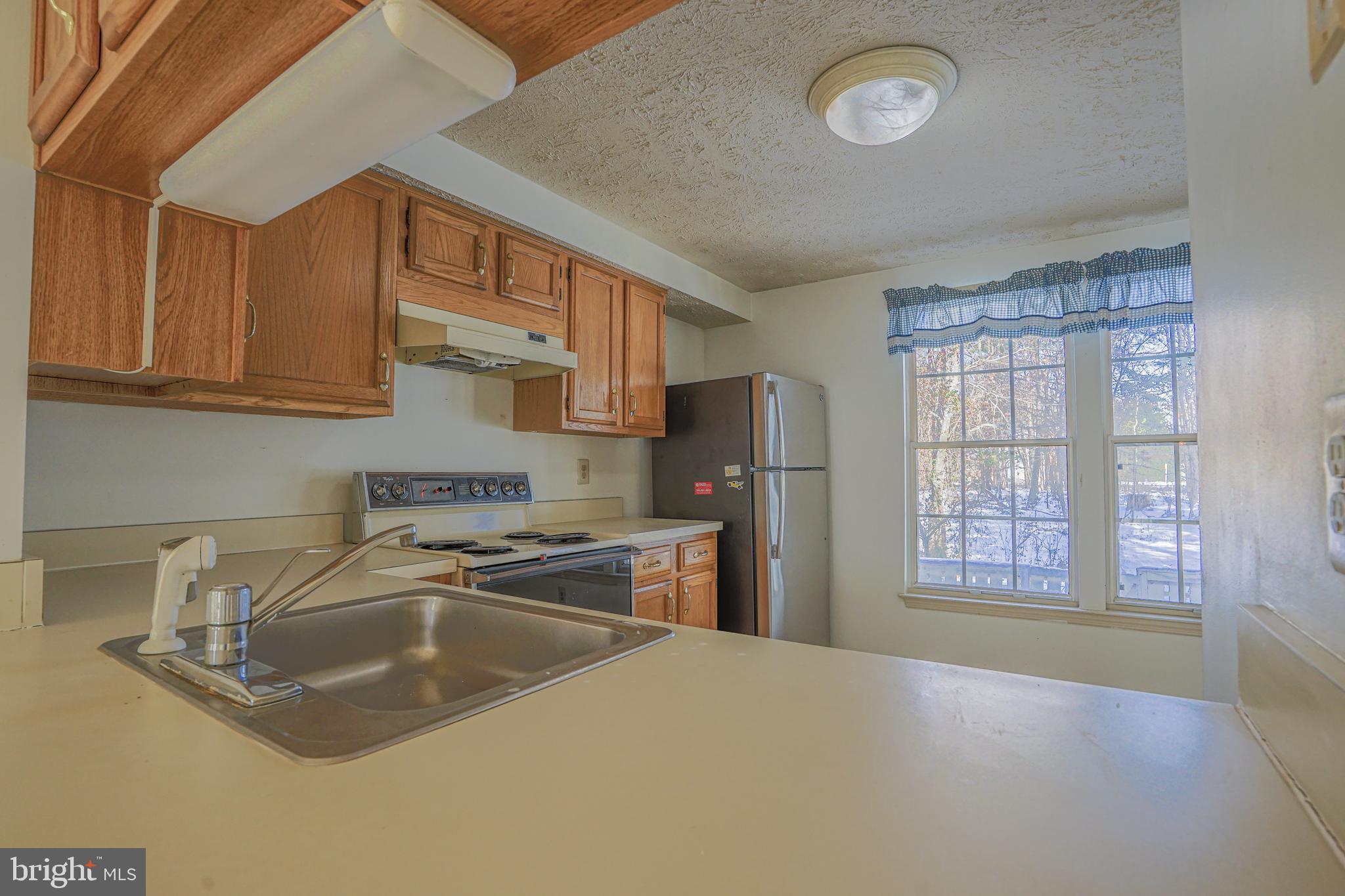1518 Woodcrest Drive Reston, VA 20194 - Photo 9 of 29
