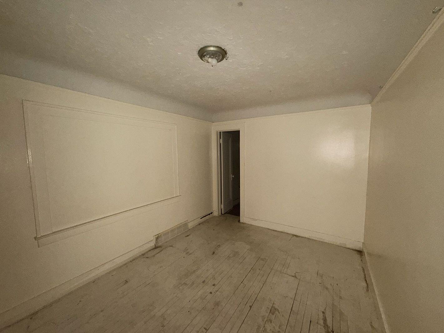 389 Genessee Street River Rouge, MI 48218 - Photo 16 of 35 15