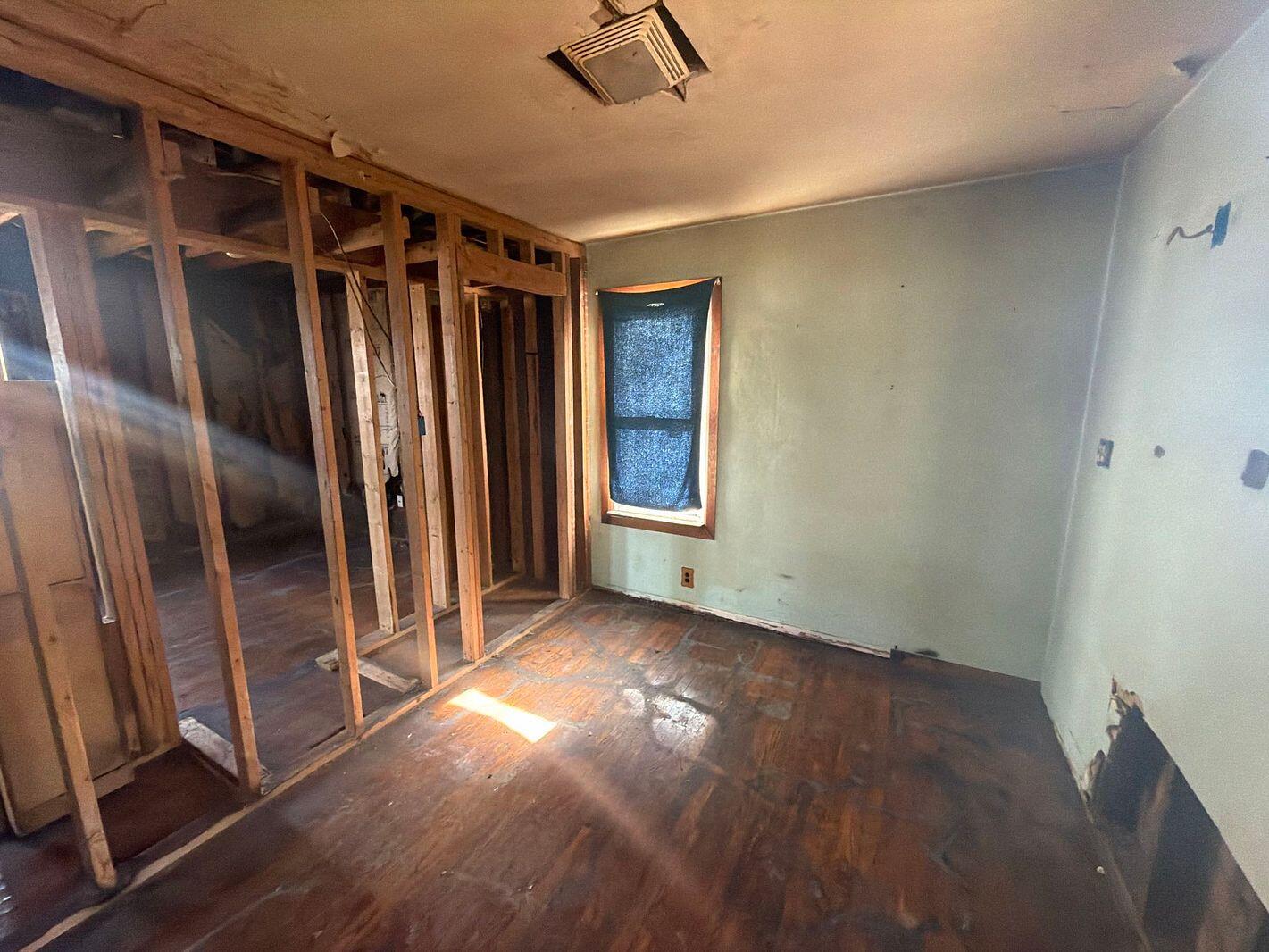 389 Genessee Street River Rouge, MI 48218 - Photo 18 of 35 17