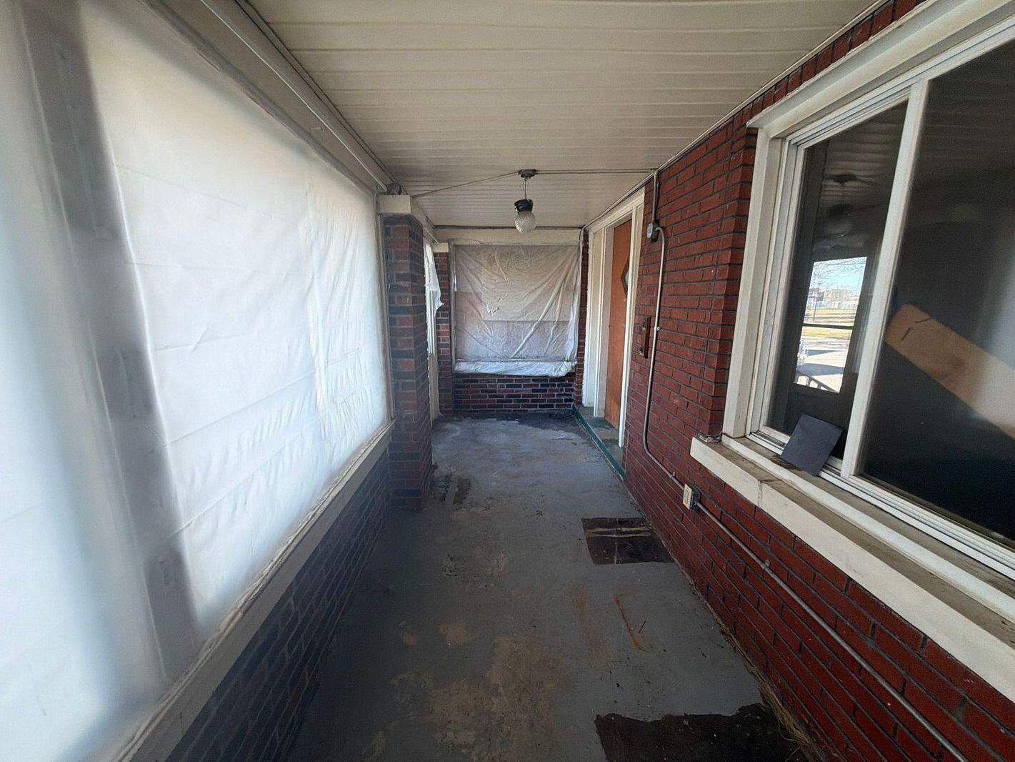 389 Genessee Street River Rouge, MI 48218 - Photo 2 of 35 01