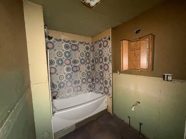 $75,000 | 389 Genessee Street, River Rouge, MI 48218