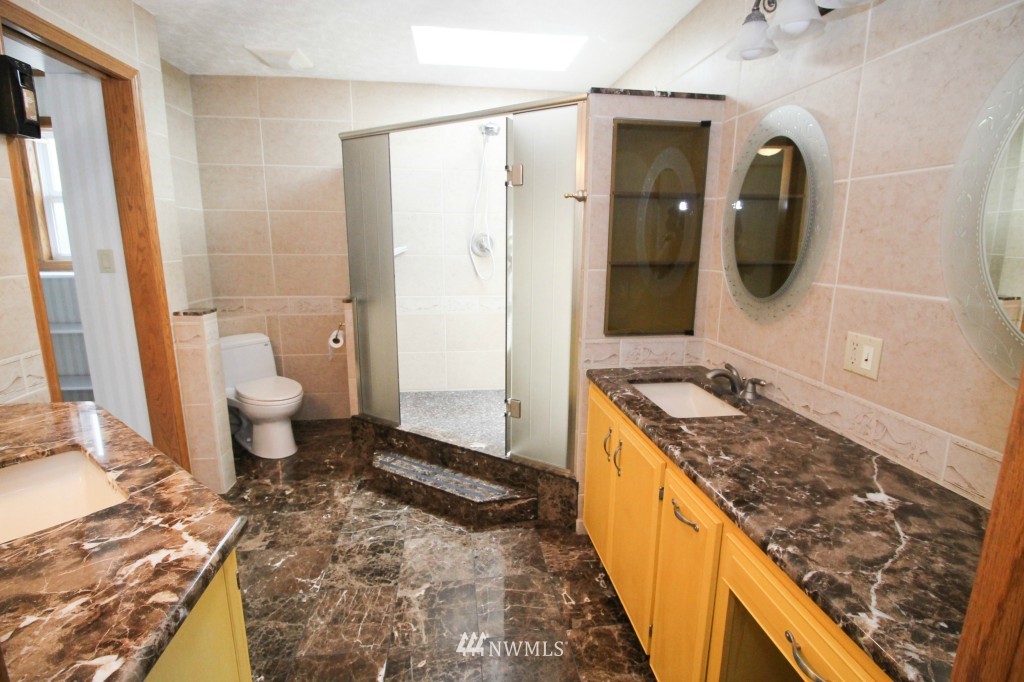 2454 Corman Road Longview, WA 98632 - Photo 12 of 23 Gallery Image 12