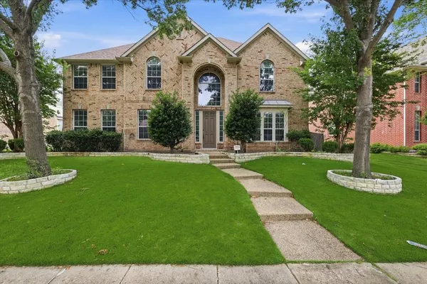 $690,000 | 2220 New College Lane, Plano, TX 75025