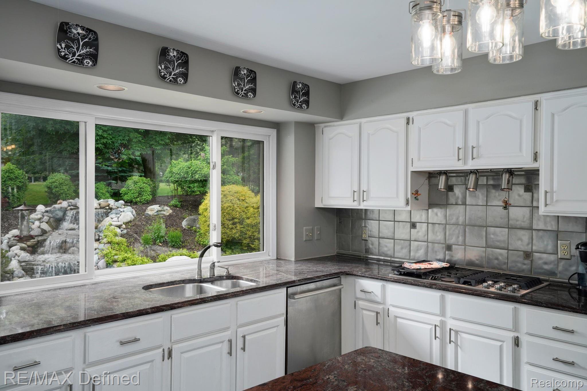 6358 Cherry Tree Court Rochester, MI 48306 - Photo 13 of 47 13-web-or-mls-6358-Cherry-Tree-Ct-13.jpg