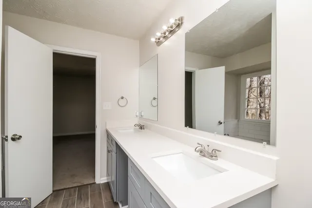 $1,670 | 6681 Cambridge Drive, Rex, GA 30273