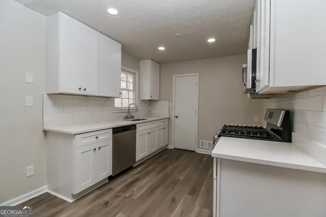 $1,670 | 6681 Cambridge Drive, Rex, GA 30273