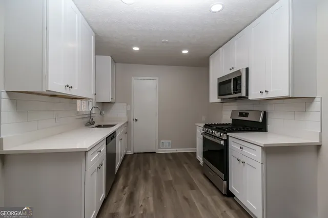 $1,670 | 6681 Cambridge Drive, Rex, GA 30273