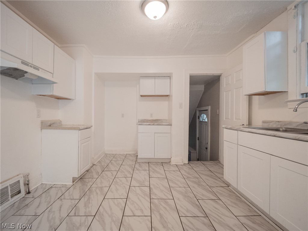 3951 Ardmore Road Cleveland Heights, OH 44121 - Photo 17 of 35 Gallery Image 17