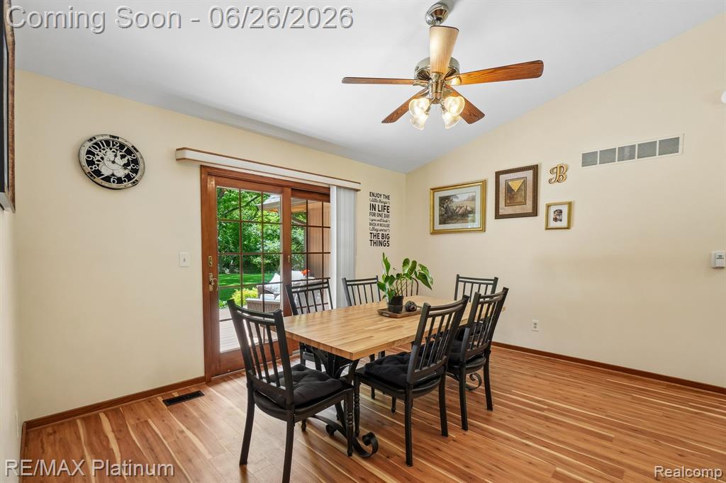 6100 Oak Valley Road Brighton, MI 48116 - Photo 9 of 47