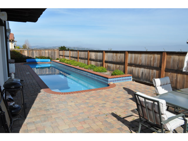 6560 Eagle Ridge Court Gilroy, CA 95020 - Photo 16 of 18 a view of a chairs and table in patio