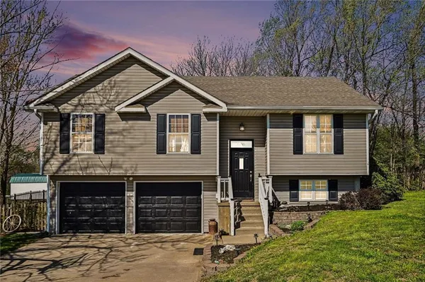 $309,900 | 608 Castile Street, Gower, MO 64454