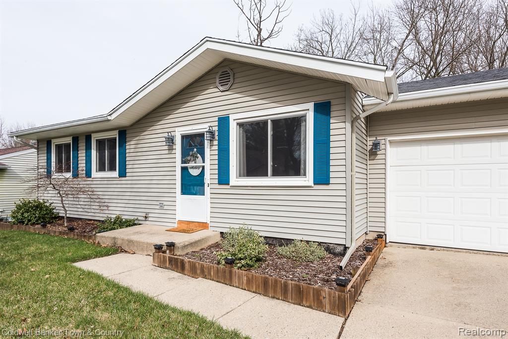 2400 Byrnes Road Lansing, MI 48906 - Photo 2 of 35 Gallery Image 2