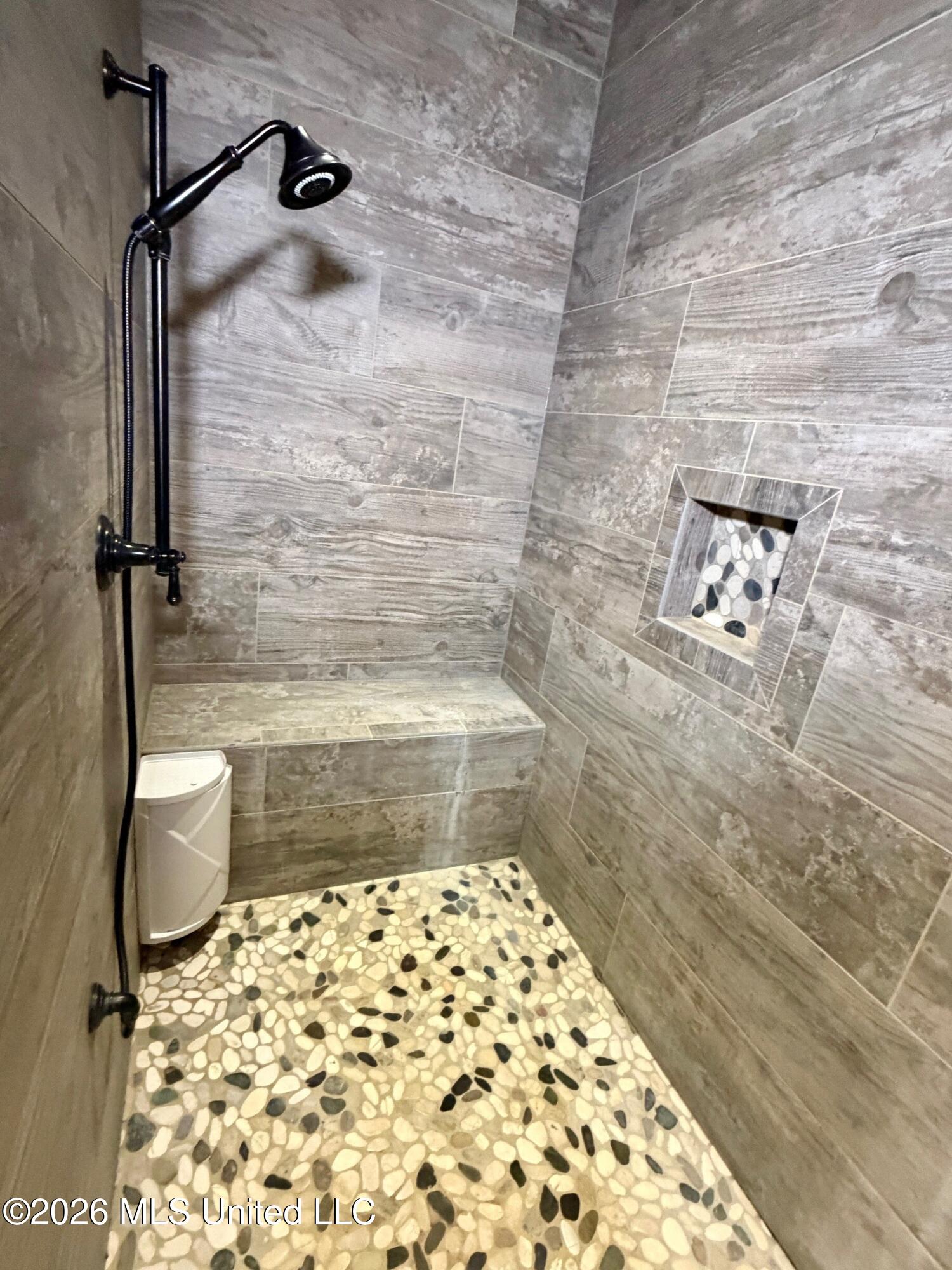 417 North Jackson Street Brookhaven, MS 39601 - Photo 44 of 84 shower 1