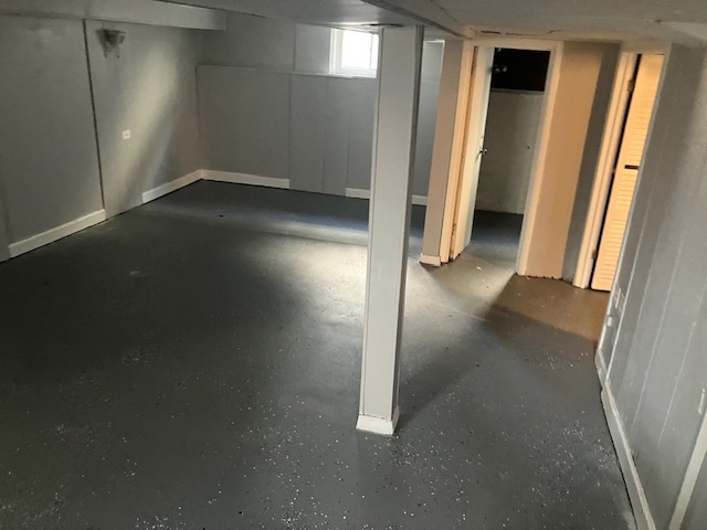 17821 Roy Street Lansing, IL 60438 - Photo 15 of 17 an empty room with windows