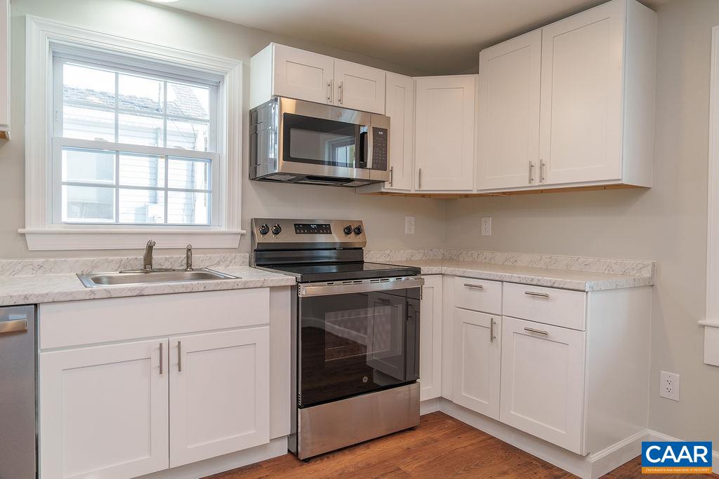 1433 Harding Avenue Waynesboro, VA 22980 - Photo 11 of 53