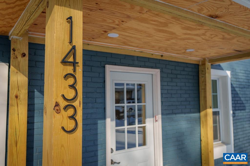 1433 Harding Avenue Waynesboro, VA 22980 - Photo 2 of 53