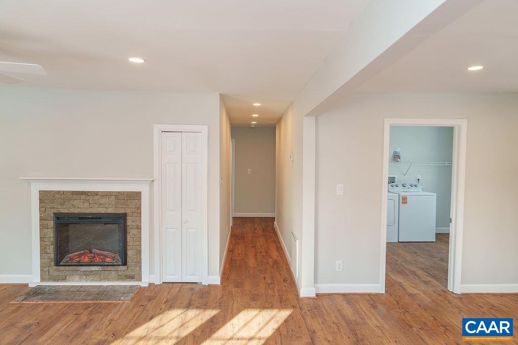 1433 Harding Avenue Waynesboro, VA 22980 - Photo 4 of 53