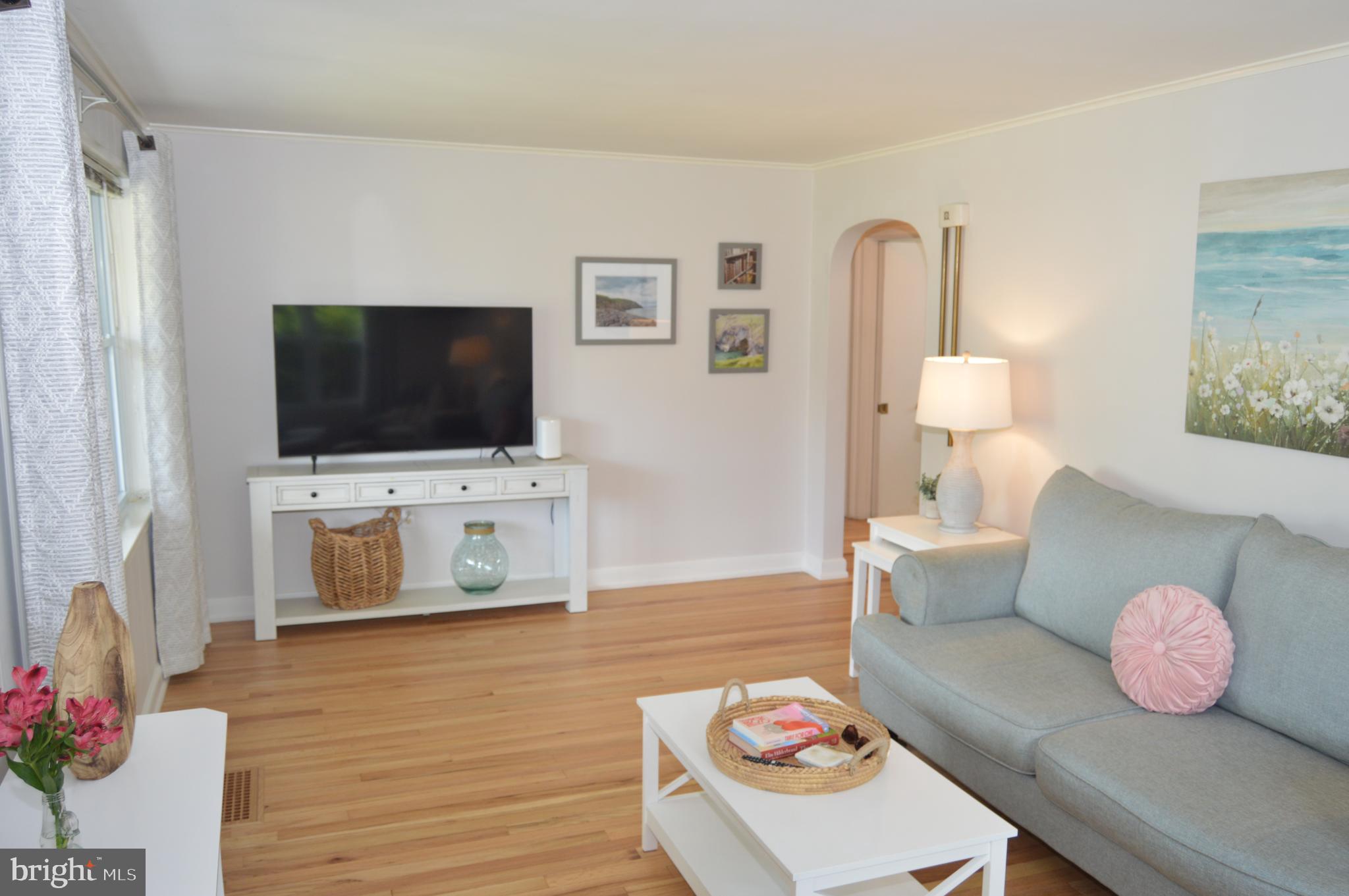 2120 Peters Road Reading, PA 19601 - Photo 4 of 16 Beautiful hardwood floors