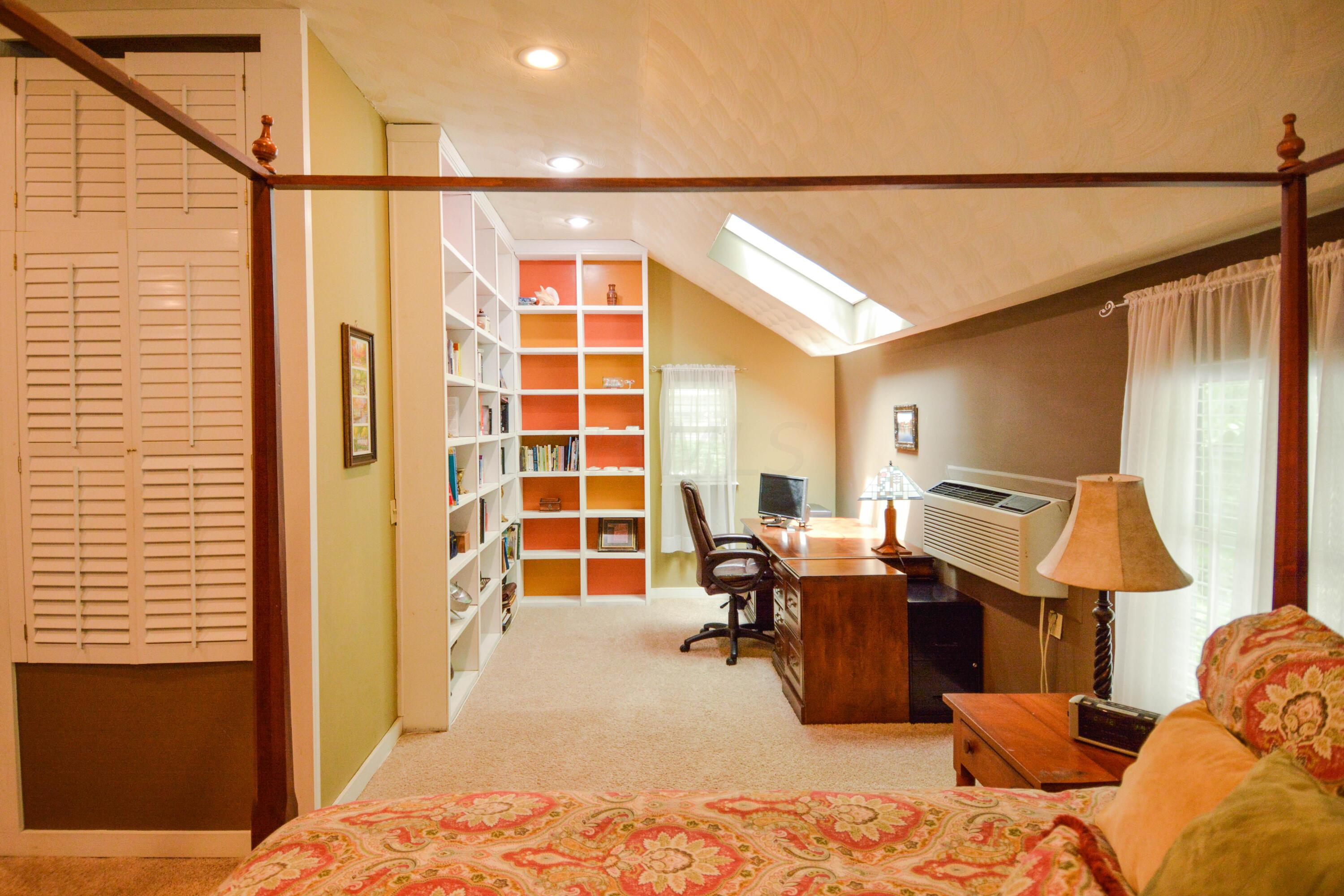 1232 Mulford Road Grandview Heights, OH 43212 - Photo 23 of 33 Master Office