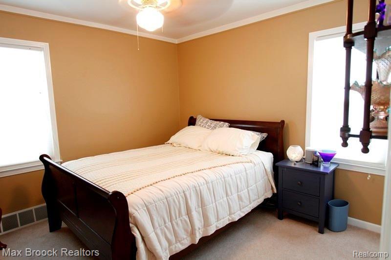 3084 Wakefield Road Berkley, MI 48072 - Photo 11 of 16