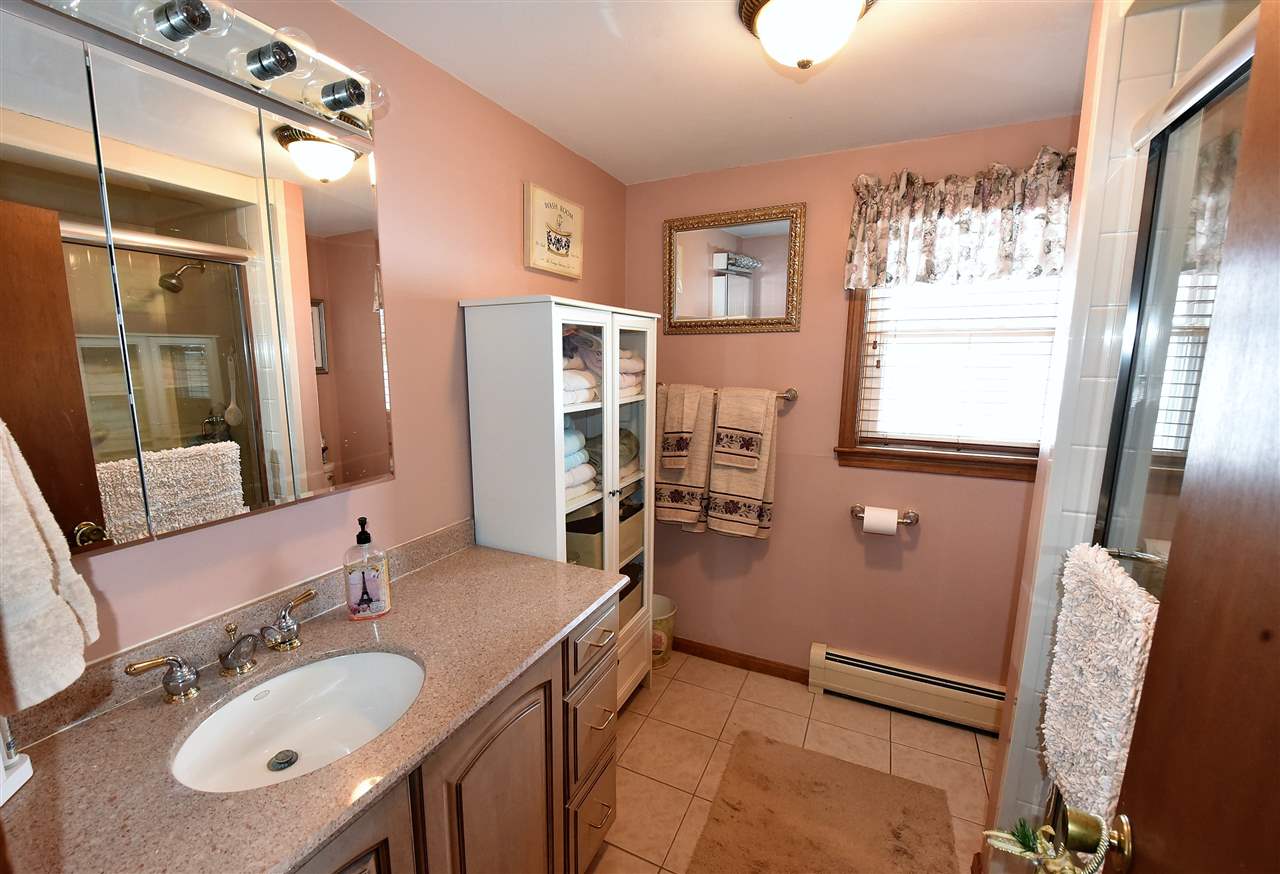 41 Holmgren Road Stratham, NH 03885 - Photo 18 of 35